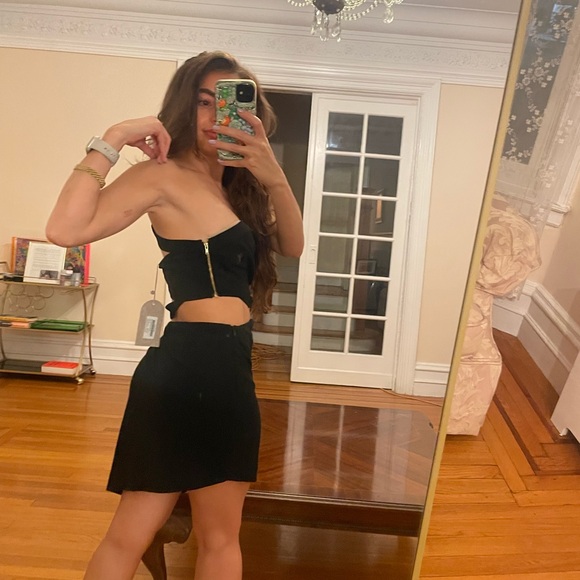 Oriane Dress by Meshki - Picture 9 of 10